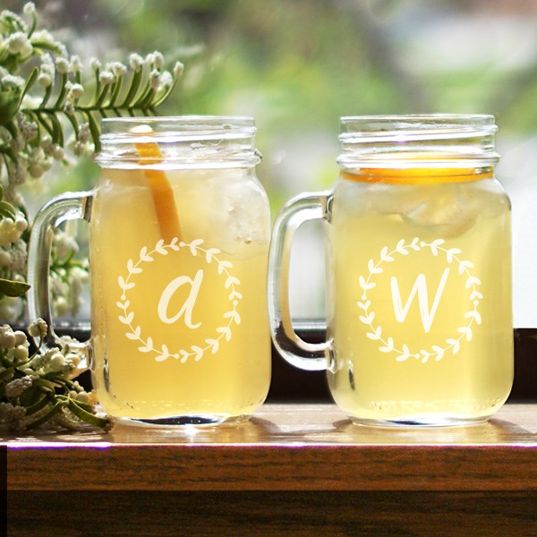 Personalized Mason Jar Set – Engraved Wreath Initial Mugs | Rustic Couples Drinkware