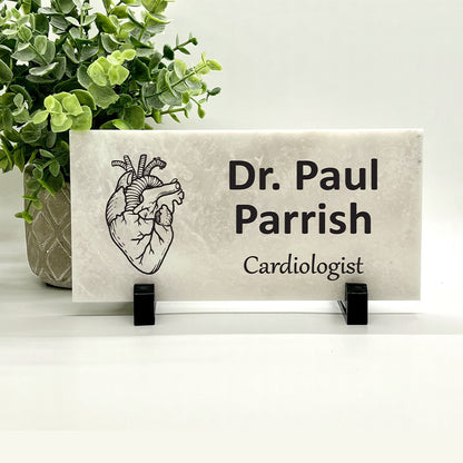 Cardiologist Desk Sign – Marble Name Plate With Anatomical Heart Plaque